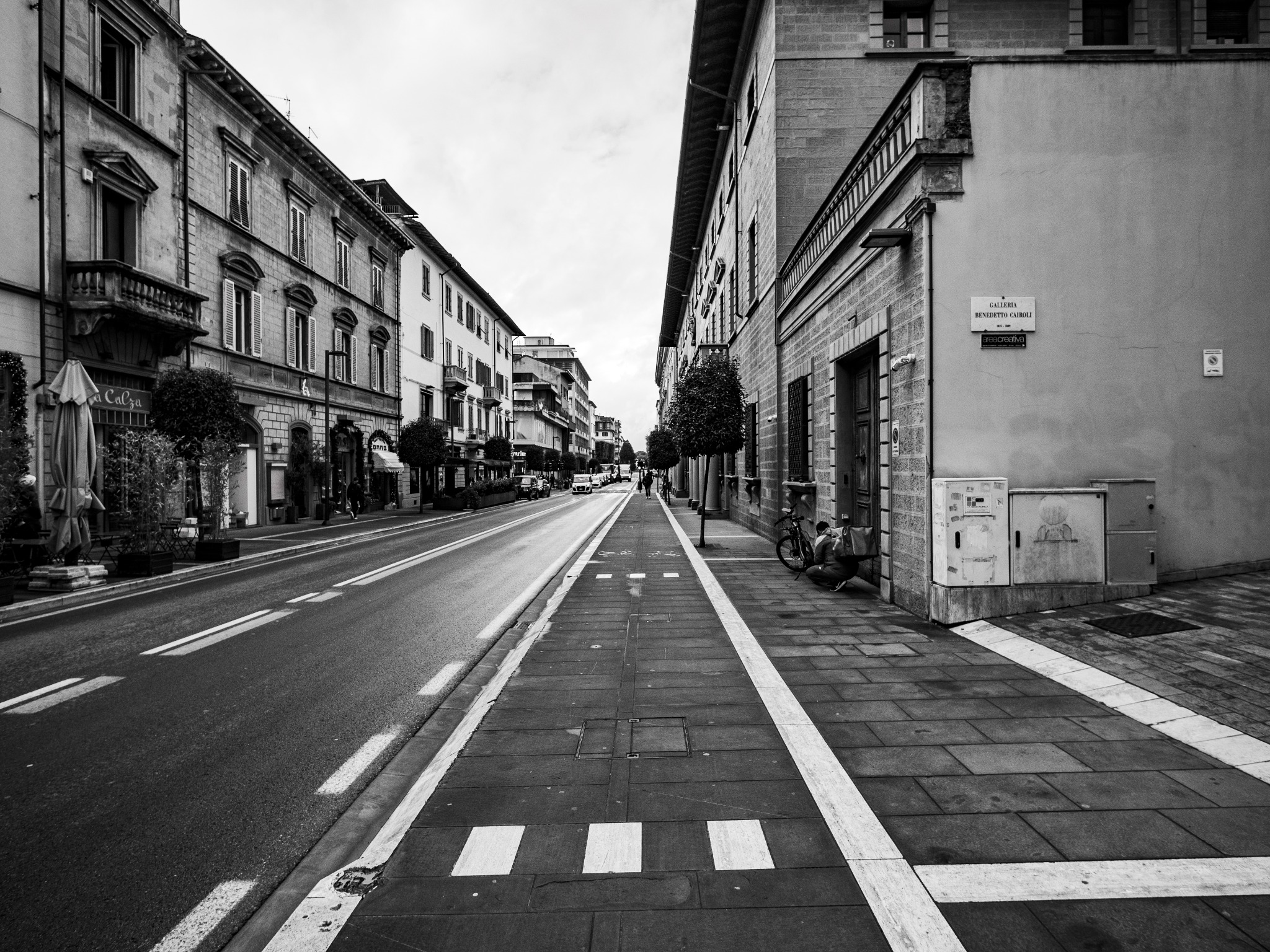 Strada urbana quasi vuota